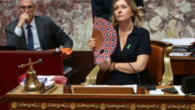Los parlamentarios autorizados a quitarse la chaqueta, algunos incluso abogan por “pantalones cortos” en la Asamblea Nacional Los parlamentarios autorizados a quitarse la chaqueta, algunos incluso abogan por “pantalones cortos” en la Asamblea Nacional